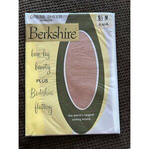 Berkshire Dress Sheer Seamless Pantyhose 9.5 M Light Beige 100% Nylon